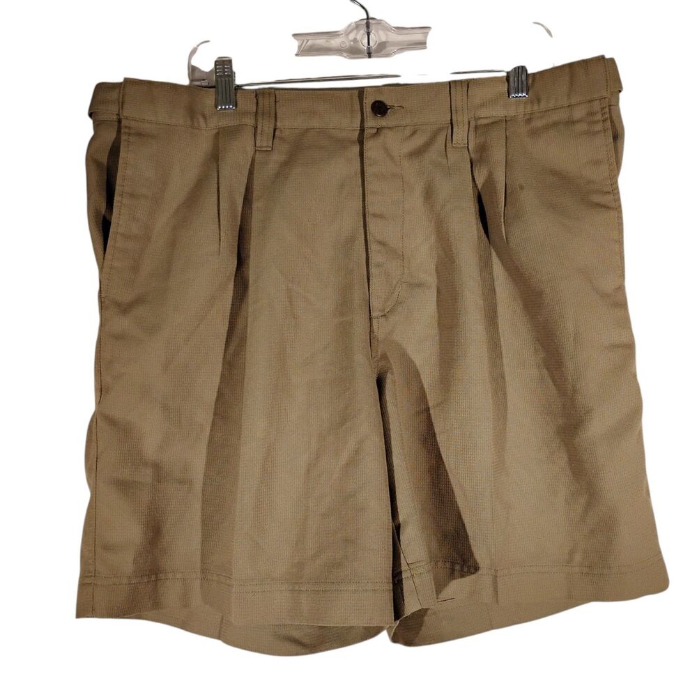 Big Dogs shorts mens 36 brown pleated chino golf bermuda